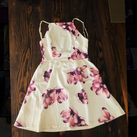 Backless Homecoming / Party Dress - Picture 2 of 3